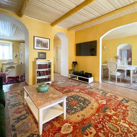 Charming Countryside Home With Fireplace & Patio อัลคัลจิง ภายนอก รูปภาพ