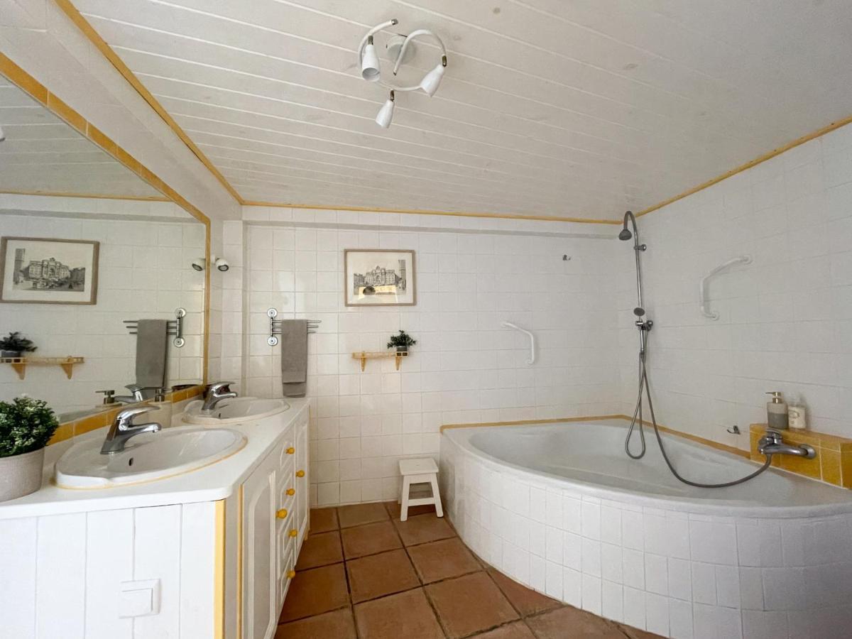 Charming Countryside Home With Fireplace & Patio อัลคัลจิง ภายนอก รูปภาพ
