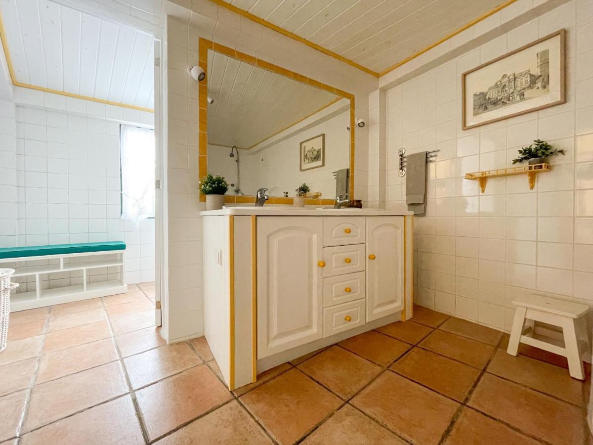 Charming Countryside Home With Fireplace & Patio อัลคัลจิง ภายนอก รูปภาพ