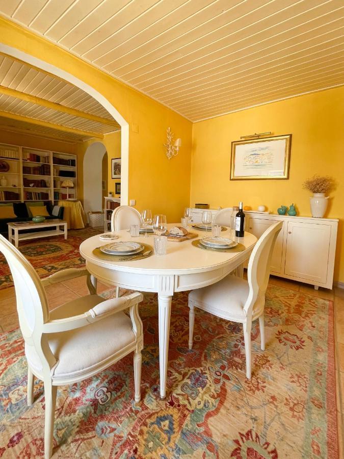 Charming Countryside Home With Fireplace & Patio อัลคัลจิง ภายนอก รูปภาพ