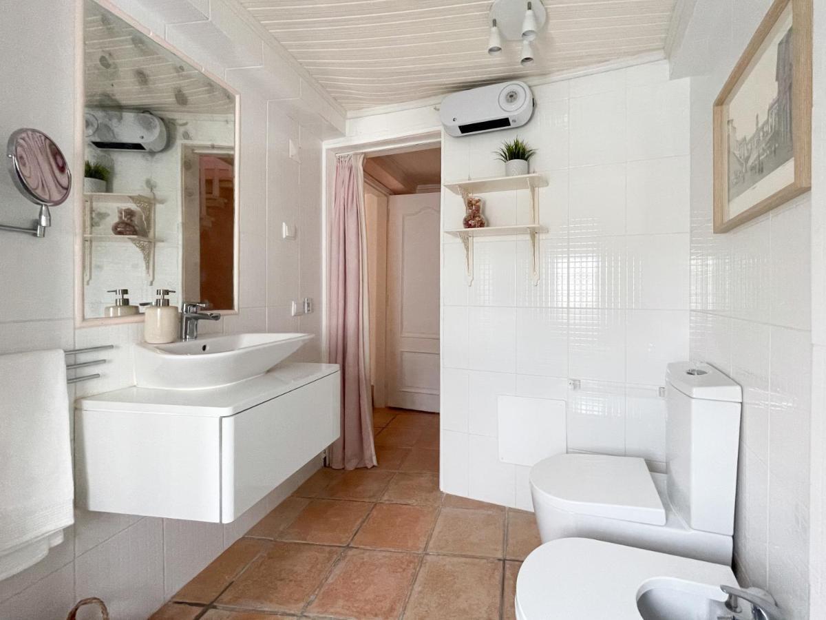 Charming Countryside Home With Fireplace & Patio อัลคัลจิง ภายนอก รูปภาพ